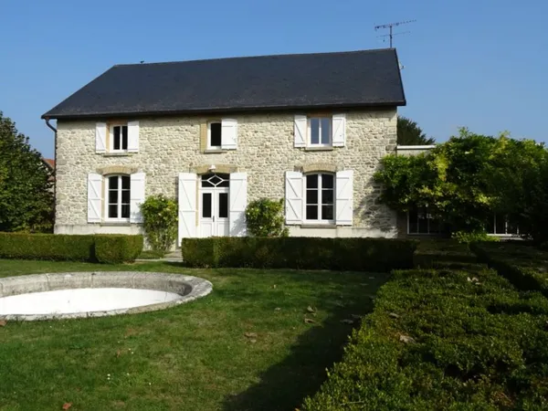Maison 7 pièces 245 m² 