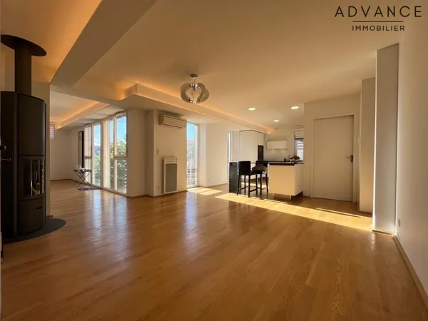 Plein coeur du quartier de Guilhemery, immeuble de 3 appts 