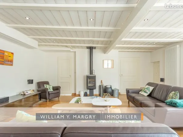 Maison de ville 8 pièces 220 m² 
