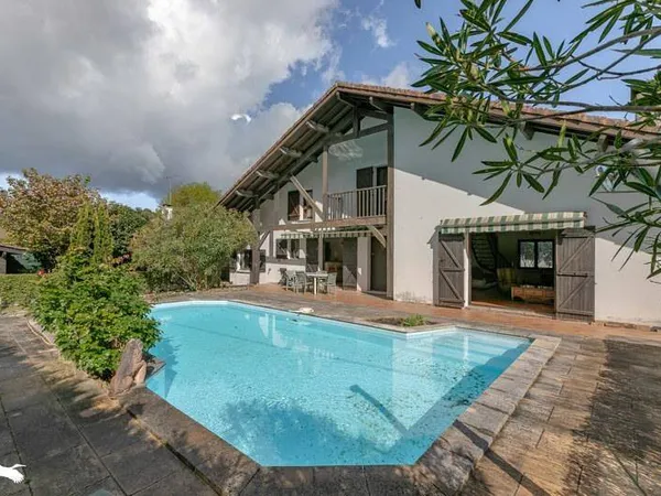 Maison 5 pièces 194 m² 