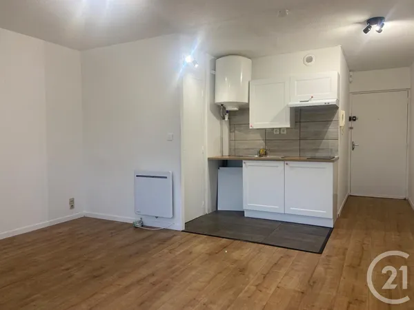 Studio 1 pièce 24 m² 