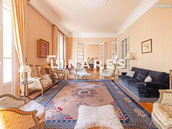 Hôtel particulier 6 pièces 204 m² 