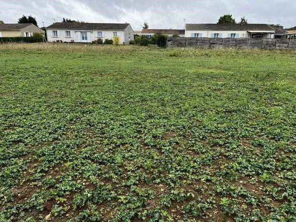 Terrain constructible 753 m² 