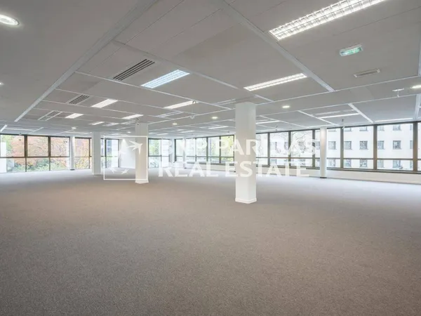 Bureaux 550 m² 