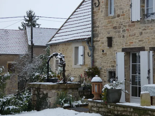 Vends maison ancienne rénovée avec goût 