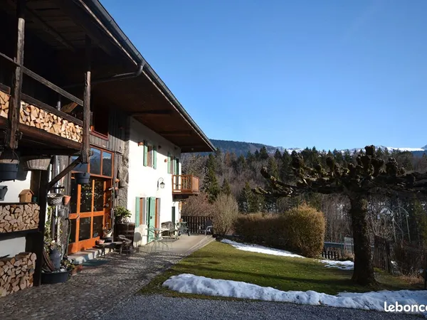 Propriété 6 pièces 334 m² 
