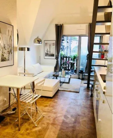 Centre-ville ville duplex meublé 