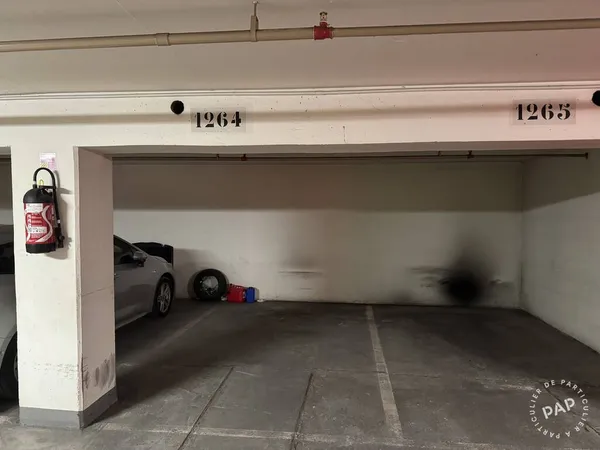 Garage/Parking 