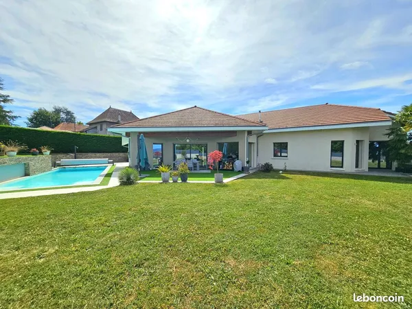 Villa 7 pièces 214 m² 