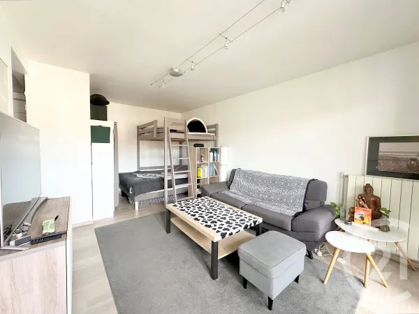 Studio 1 pièce 38 m² 
