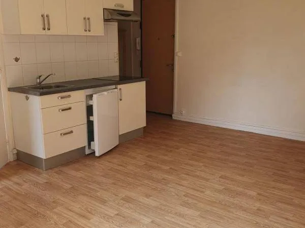 Studio 1 pièce 25 m² 
