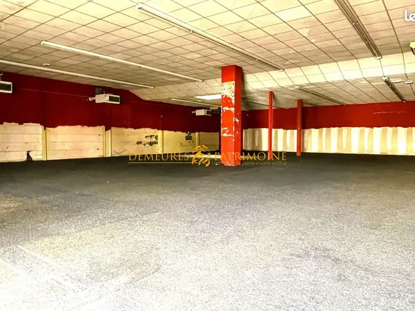 Local 1220 m² Angoulême 
