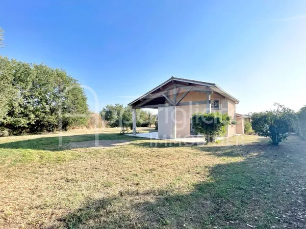 Maison de plain-pied 5 pièces 165 m² 