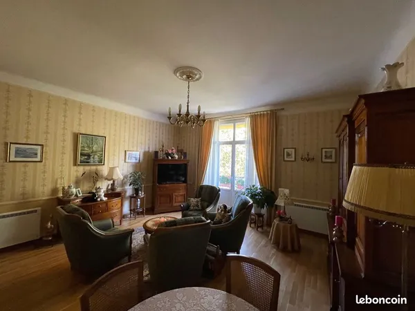 Studio en viager 4 pièces 113 m² 