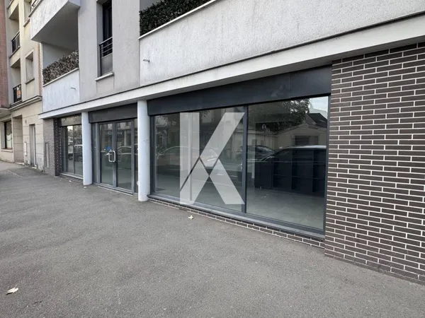 Local commercial 269 m² 