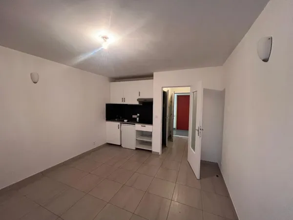 Studio 1 pièce 22 m² 