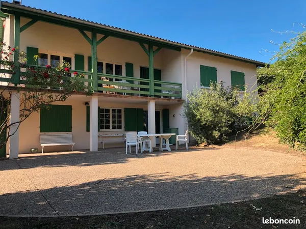 Maison familiale rénovée de 280 m² - Calme absolu - Vue exceptionnelle - Saint-Loup 