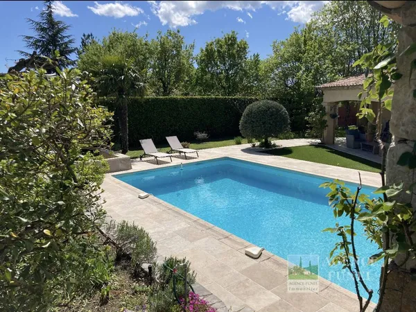 Villa 4 pièces 150 m² 