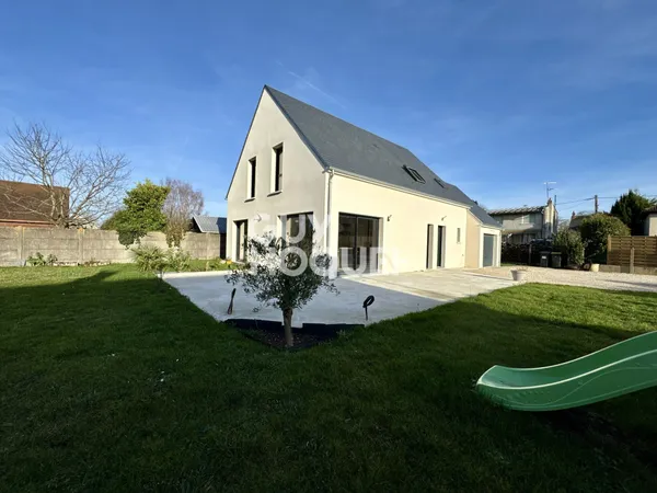 MAISON À VENDRE DE 7 PIÈCES DE 130,00 M² 