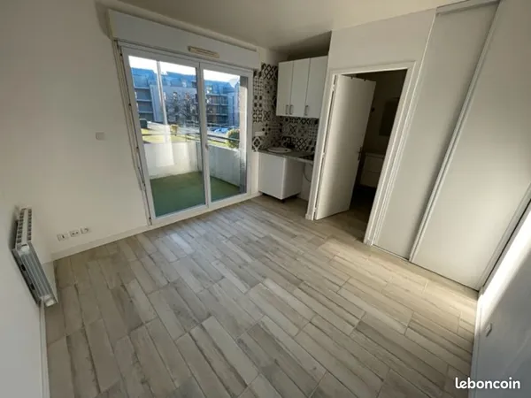 Studio 1 pièce 16 m² 