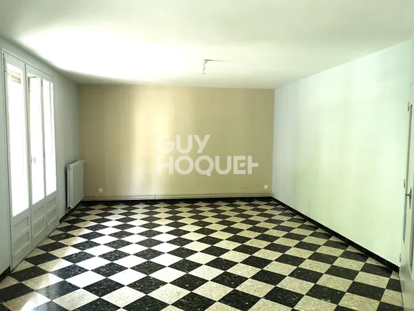 GRAND APPARTEMENT TYPE 3 TRAVERSANT BALCON CAVE TOULOUSE METRO TRAMWAY ET GARE DES ARENES 