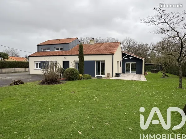 Maison 6 pièces 196 m² 