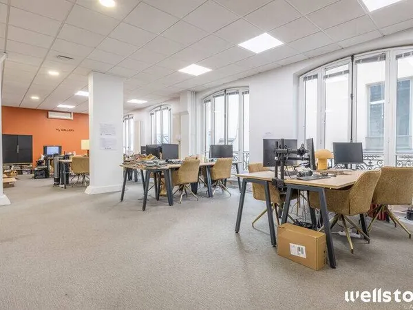 Bureaux 270 m² 