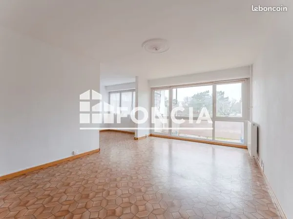 En exclusivité Foncia : Appartement T4 avec ascenseur situé sur Nantes Ouest 