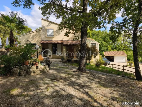 Maison 8 pièces 250 m² 