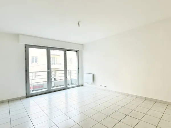 ANTIBES - APPARTEMENT 3 PIECES DE 68M2 A VENDRE - AVEC TERRASSES - PARKING EN SOUS-SOL - PROCHE 