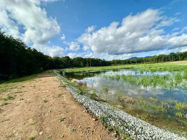 Terrain 73900 m² 