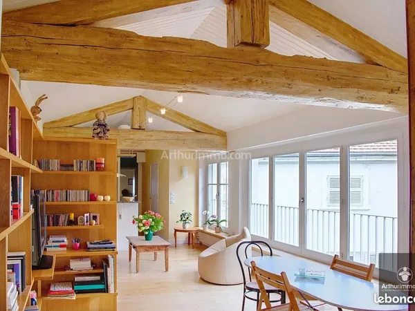 Loft 3 pièces 91 m² 