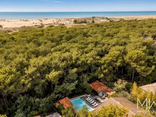 CAP FERRET 