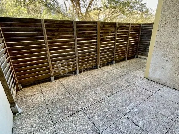 Studio 1 pièce 25 m² 