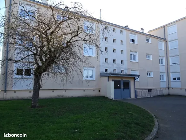 Studio 1 pièce 30 m² 