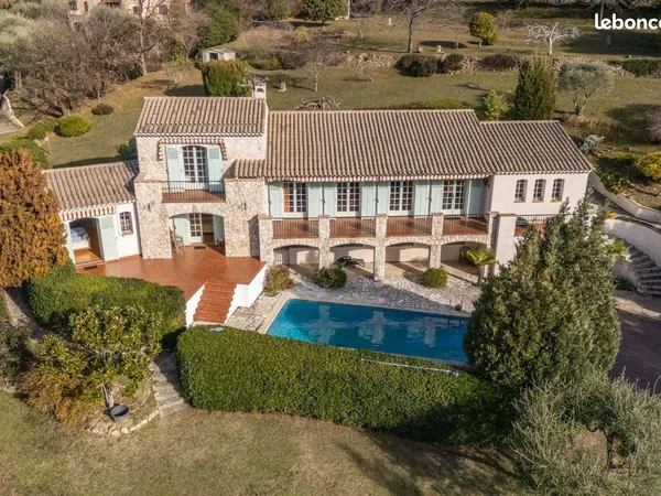 Villa 6 pièces 185 m² 