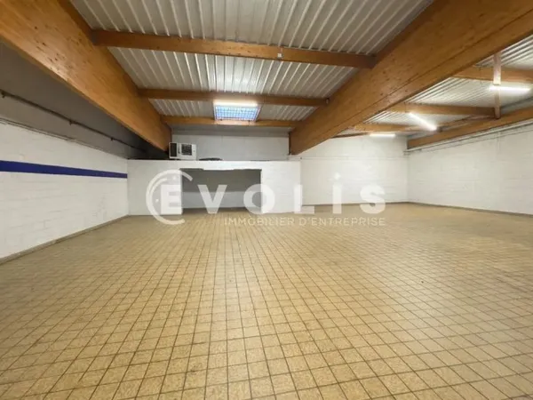 LOCATION - LOCAL D'ACTIVITE / COMMERCE - 1 600 m² environ