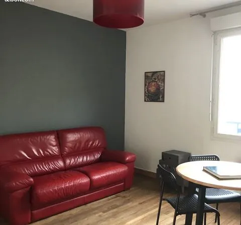 Joli T2 meublé hyper centre 
