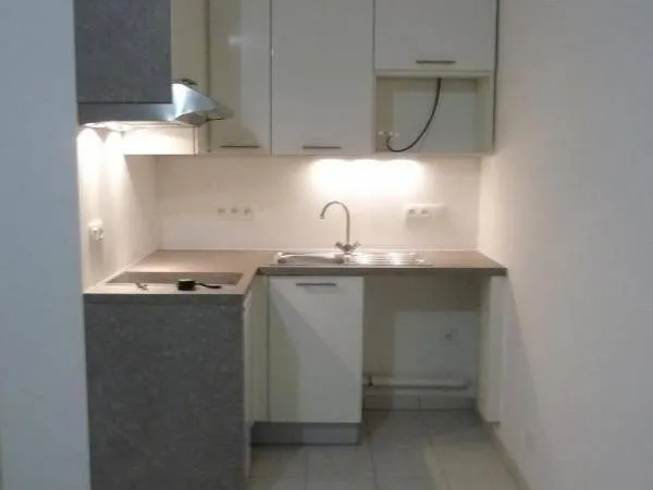 Studio 1 pièce 28 m² 
