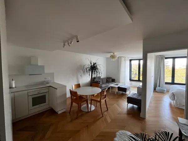 Vends Paris 19ème Buttes-Chaumont Appartement 46m² refait à neuf 