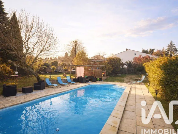 Maison 10 pièces 222 m² 
