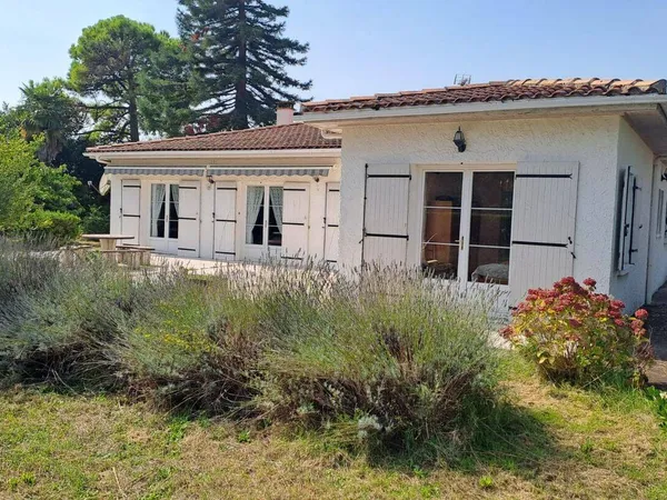 Maison de plain-pied 4 pièces 164 m² 