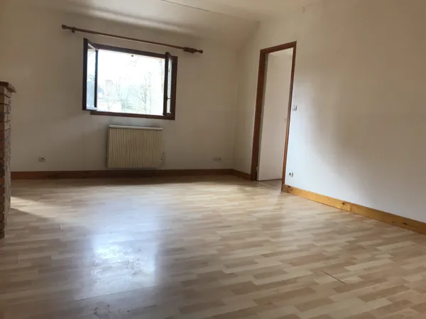 ACQUIGNY, apt T3 au 1er étage de l'immeuble 