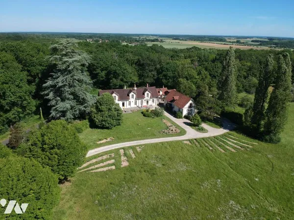 Maison 9 pièces 361 m² 