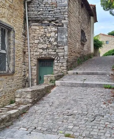 Maison de village en pierres 