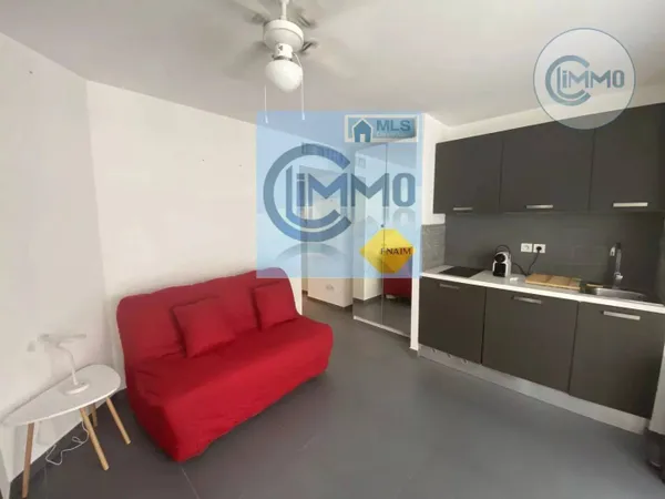 Studio 1 pièce 22 m² 