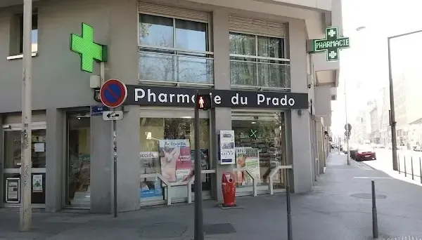 LYON 69007 - Rue de l'Université - A LOUER Local commercial 