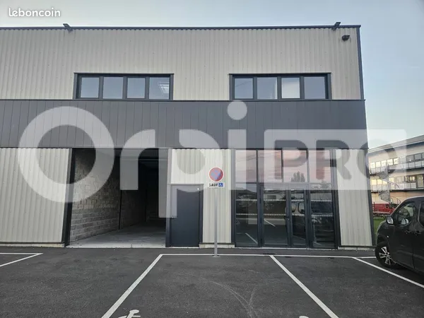 Local d'activité 250 m² 