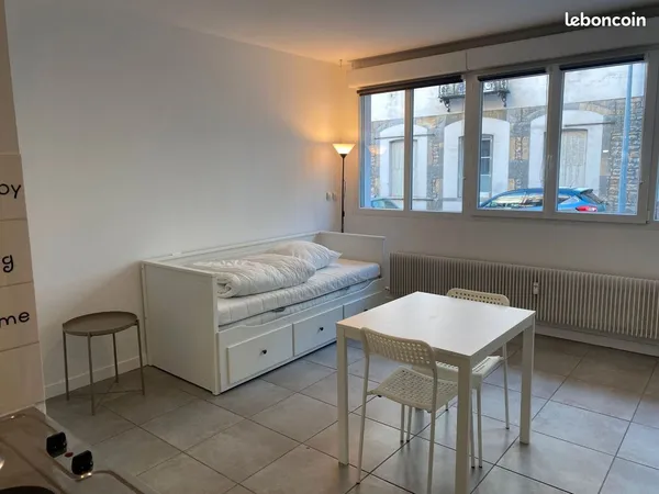 Location T1 meublé 25m2 - Proche Place Flore 