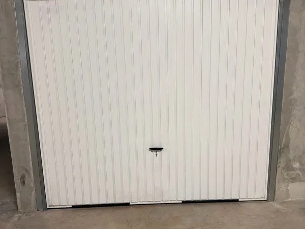 Garage fermé / Sous sol résidence sécurisé 